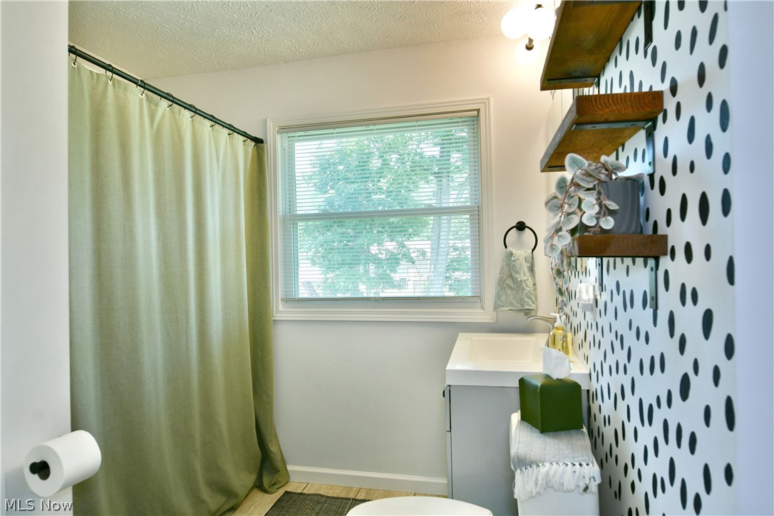 3819 Adrian Drive SE Warren OH 44484