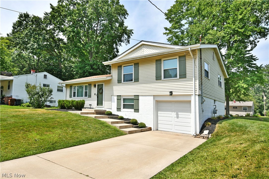 3819 Adrian Drive SE Warren OH 44484
