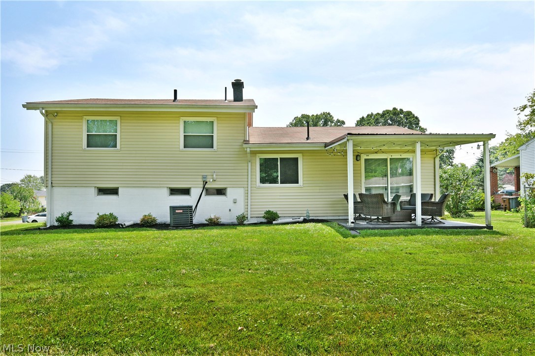3819 Adrian Drive SE Warren OH 44484