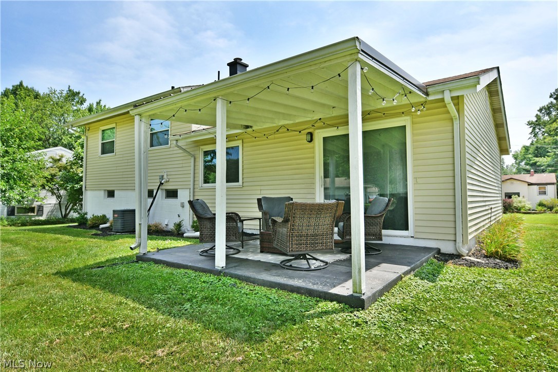 3819 Adrian Drive SE Warren OH 44484