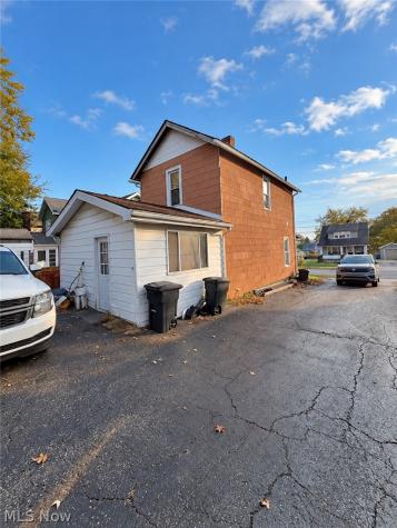 124 N Pleasant Avenue Niles OH 44446