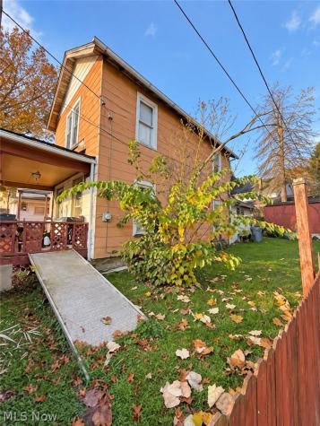 124 N Pleasant Avenue Niles OH 44446