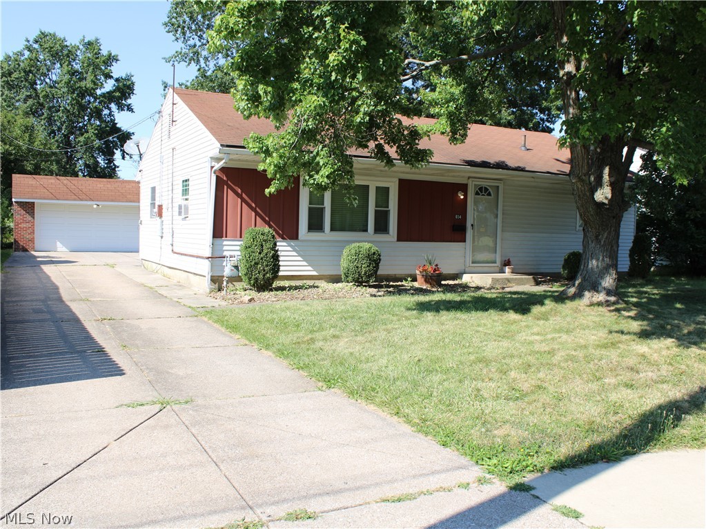 654 Poplar Street Elyria OH 44035