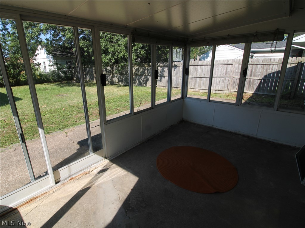 654 Poplar Street Elyria OH 44035