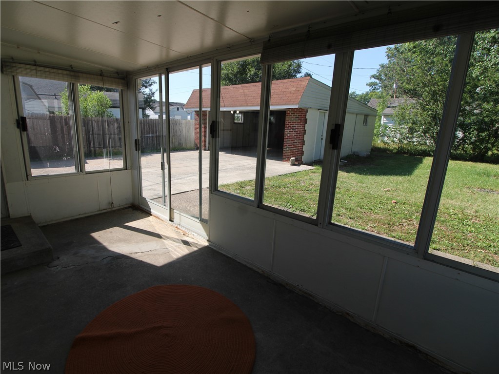 654 Poplar Street Elyria OH 44035