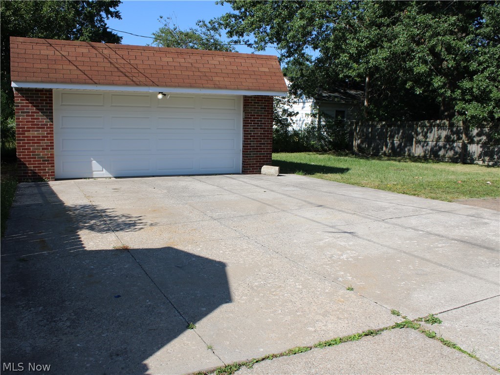654 Poplar Street Elyria OH 44035
