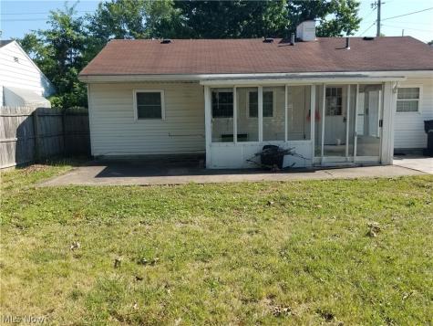 654 Poplar Street Elyria OH 44035