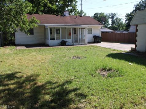 654 Poplar Street Elyria OH 44035