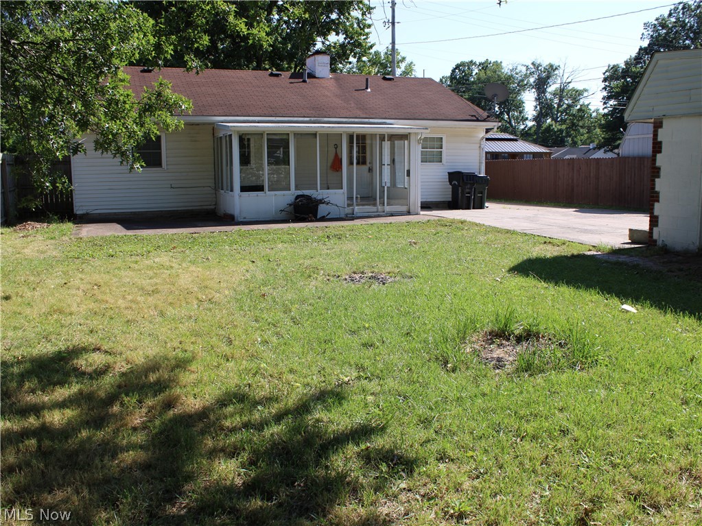 654 Poplar Street Elyria OH 44035