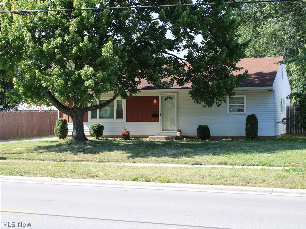 654 Poplar Street Elyria OH 44035
