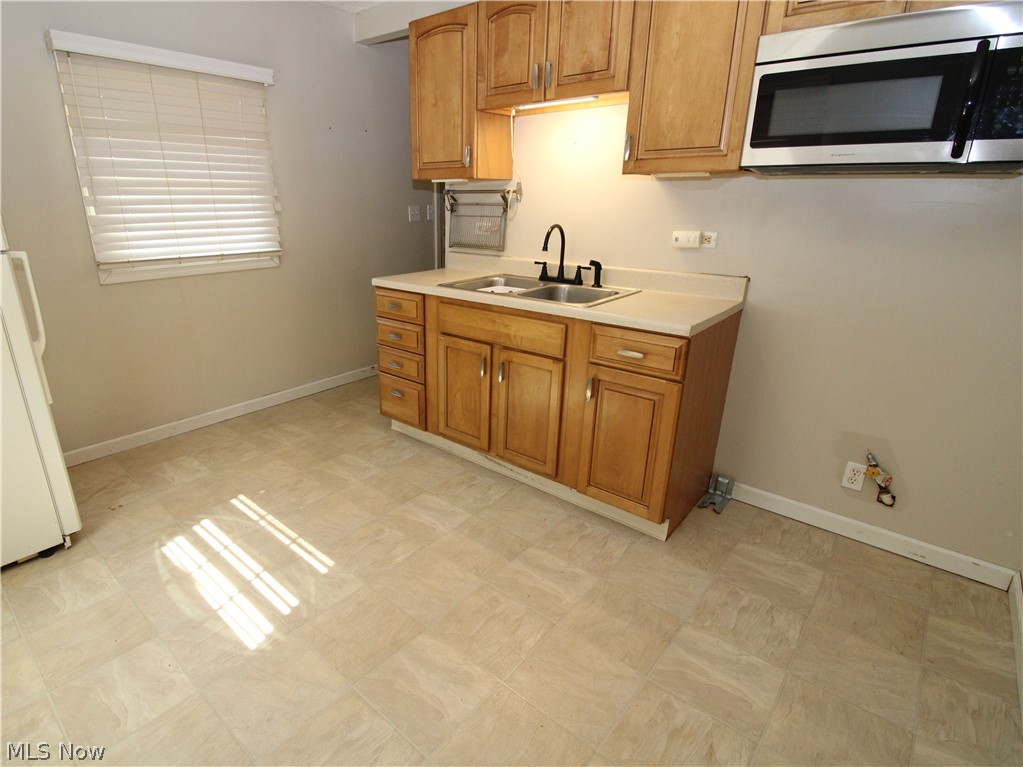 654 Poplar Street Elyria OH 44035