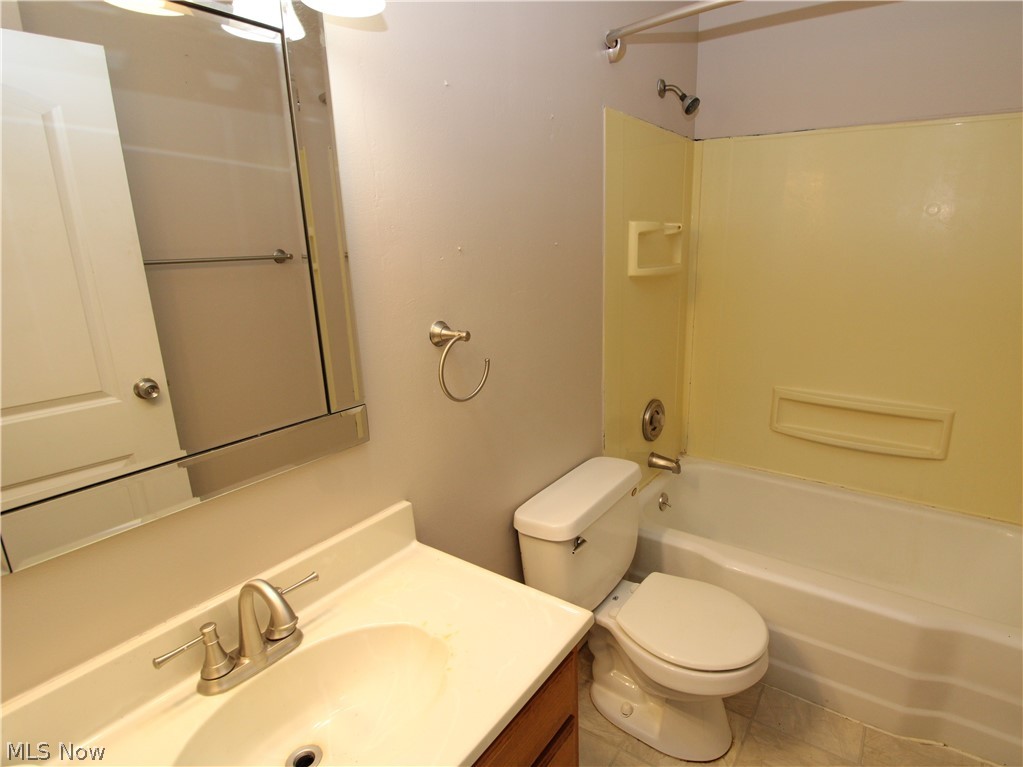 654 Poplar Street Elyria OH 44035