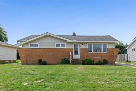578 E Dartmoor Avenue Seven Hills OH 44131