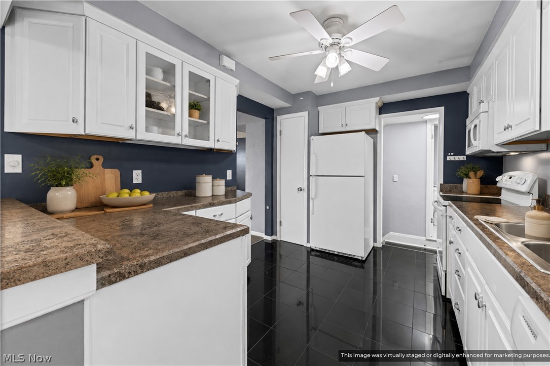 578 E Dartmoor Avenue Seven Hills OH 44131