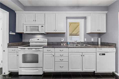 578 E Dartmoor Avenue Seven Hills OH 44131