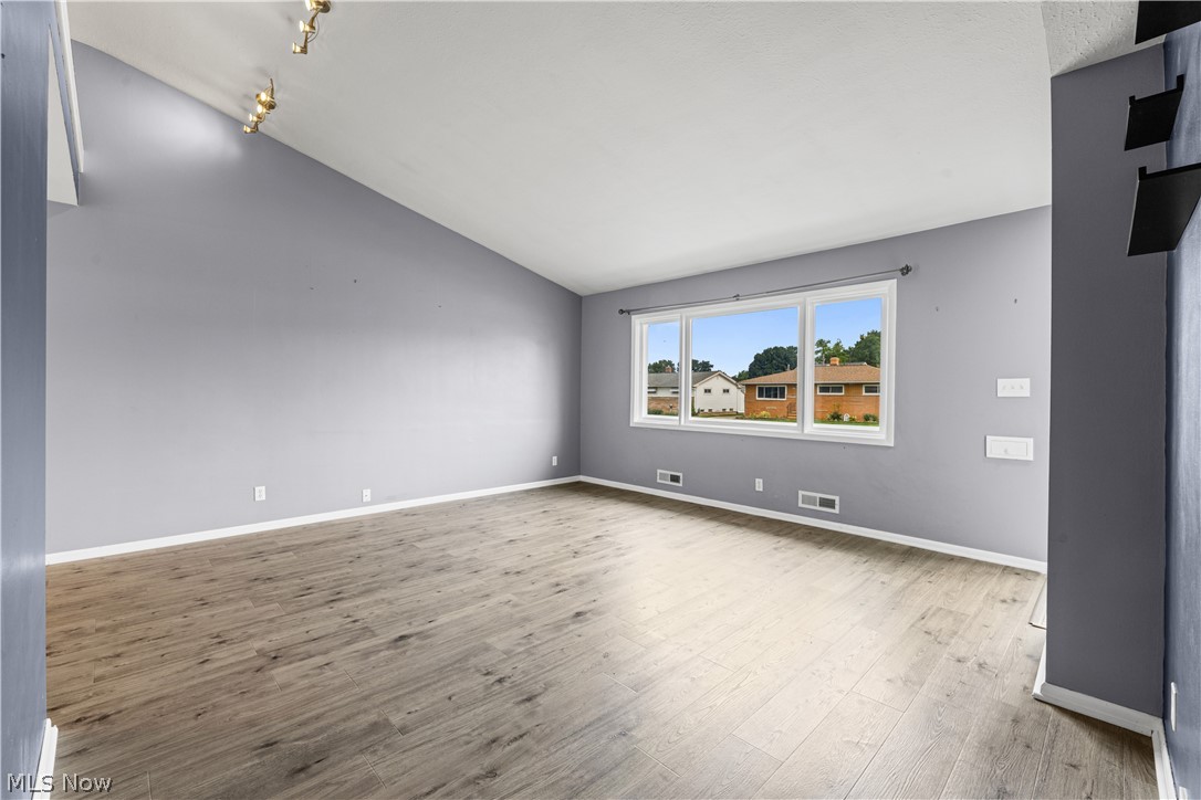 578 E Dartmoor Avenue Seven Hills OH 44131