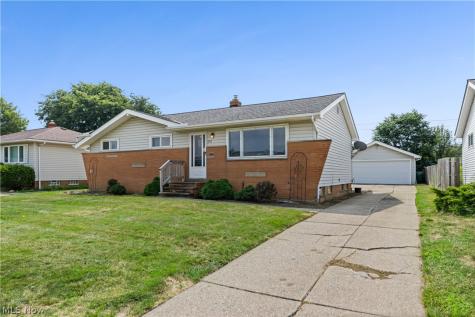 578 E Dartmoor Avenue Seven Hills OH 44131