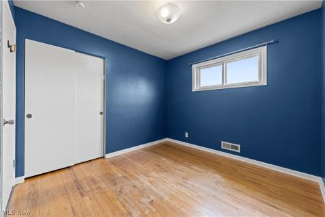 578 E Dartmoor Avenue Seven Hills OH 44131
