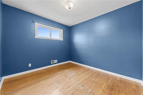 578 E Dartmoor Avenue Seven Hills OH 44131