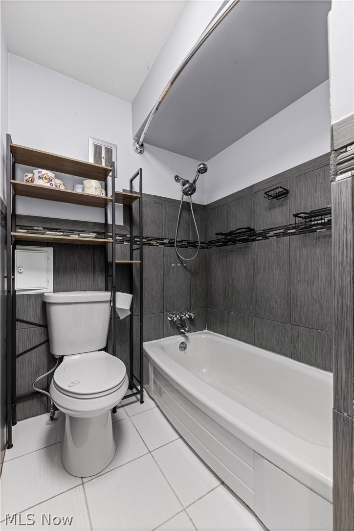 578 E Dartmoor Avenue Seven Hills OH 44131