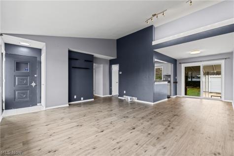 578 E Dartmoor Avenue Seven Hills OH 44131