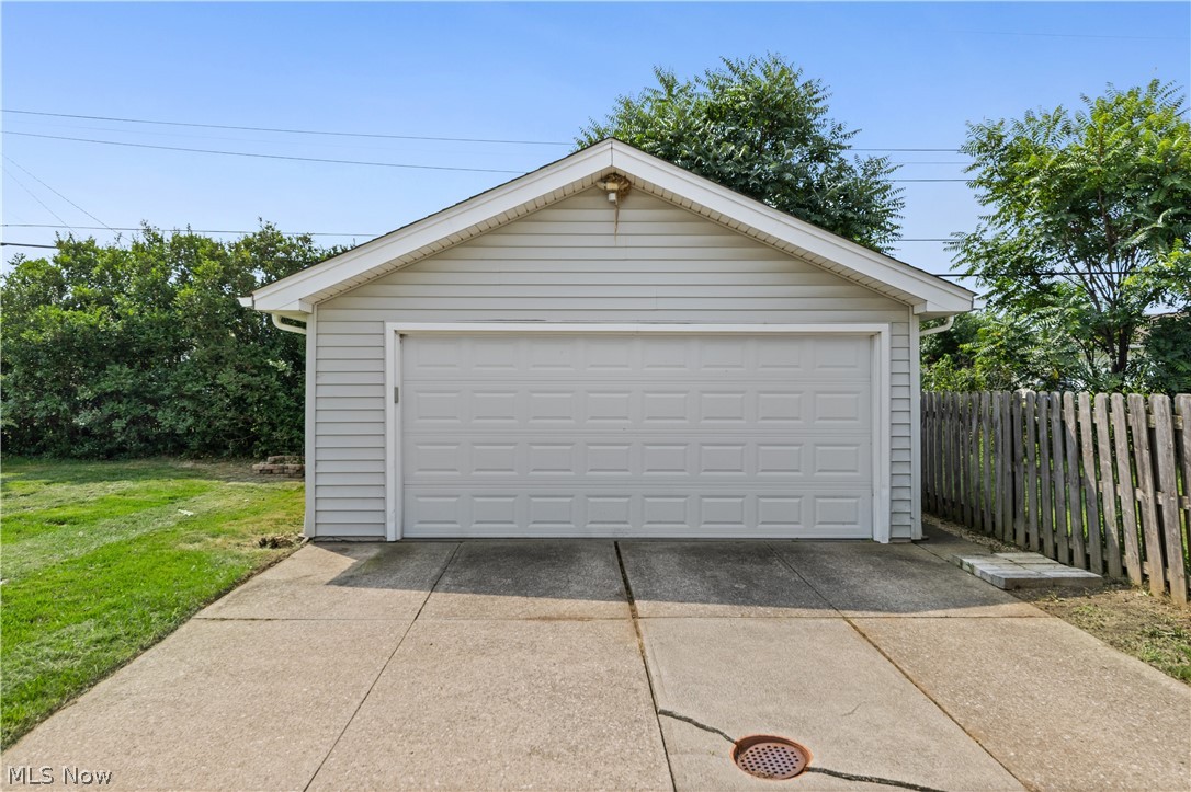 578 E Dartmoor Avenue Seven Hills OH 44131