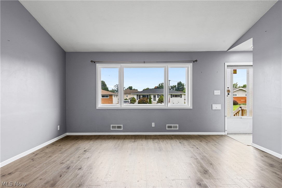 578 E Dartmoor Avenue Seven Hills OH 44131