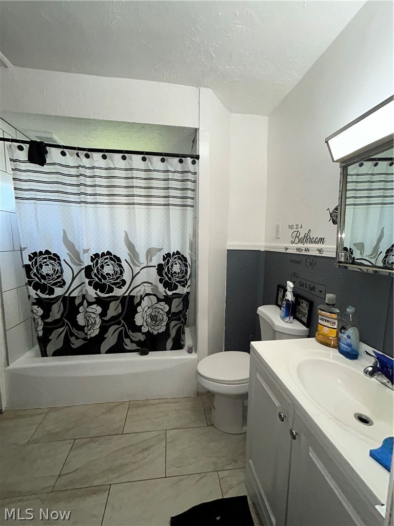 1251 E 143rd Street East Cleveland OH 44112