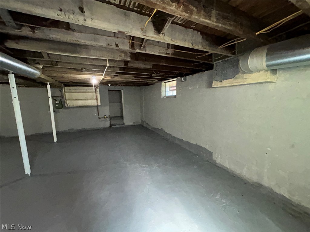 1251 E 143rd Street East Cleveland OH 44112