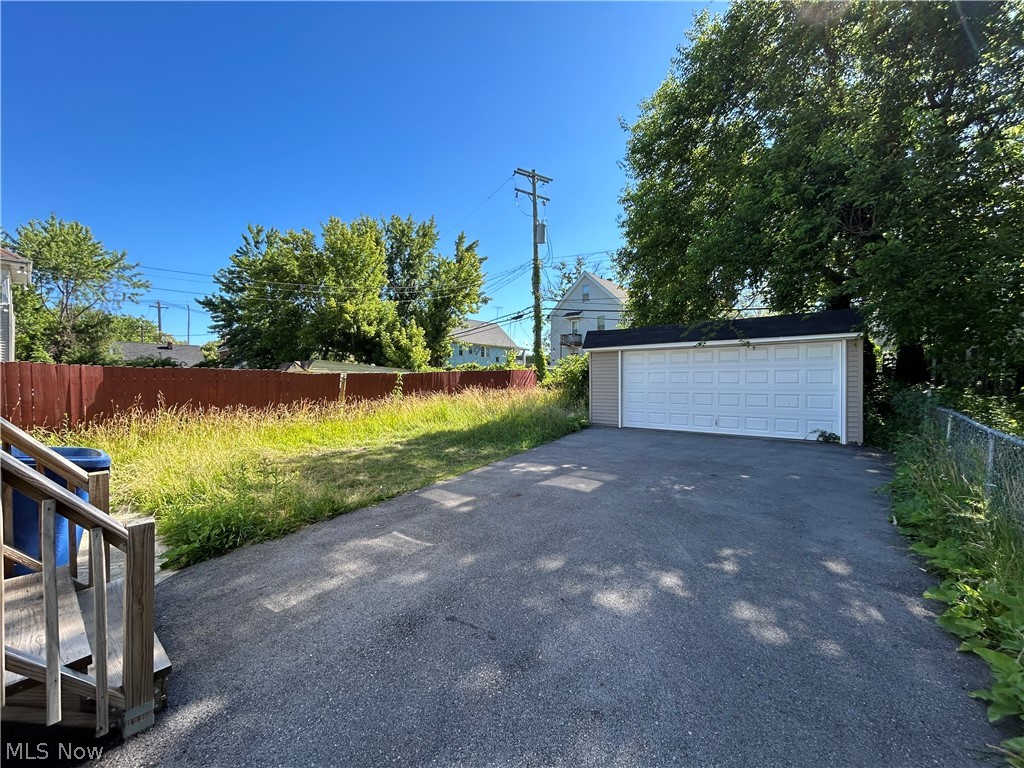 1251 E 143rd Street East Cleveland OH 44112