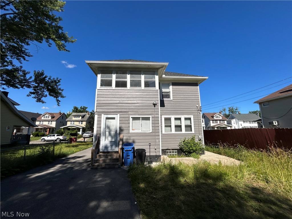 1251 E 143rd Street East Cleveland OH 44112