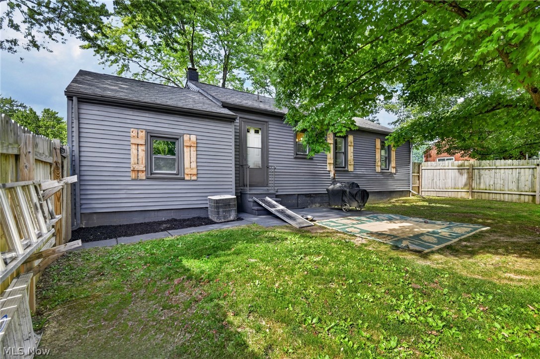 555 Secrist Lane Girard OH 44420