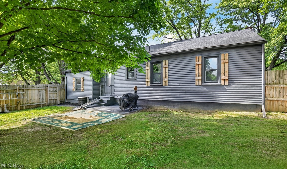 555 Secrist Lane Girard OH 44420