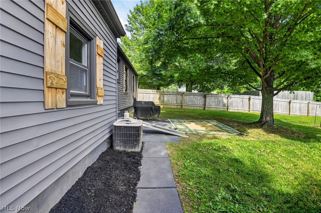 555 Secrist Lane Girard OH 44420