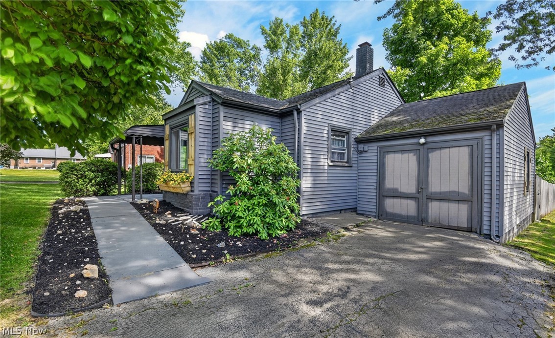 555 Secrist Lane Girard OH 44420