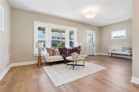 1565 Winton Lakewood OH 44107