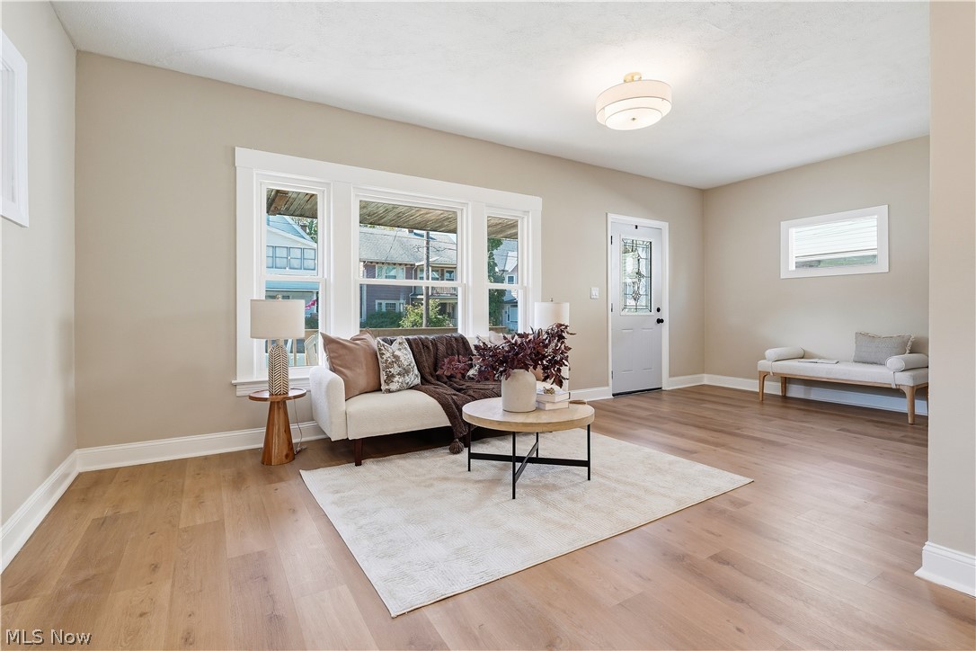 1565 Winton Lakewood OH 44107