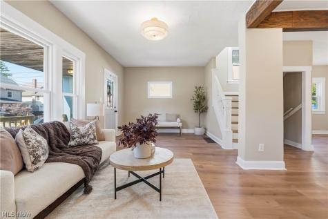 1565 Winton Lakewood OH 44107