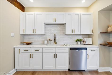 1565 Winton Lakewood OH 44107