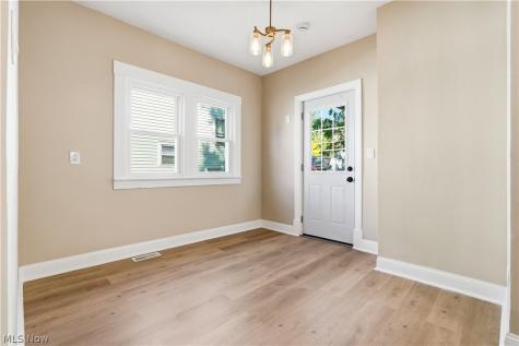 1565 Winton Lakewood OH 44107