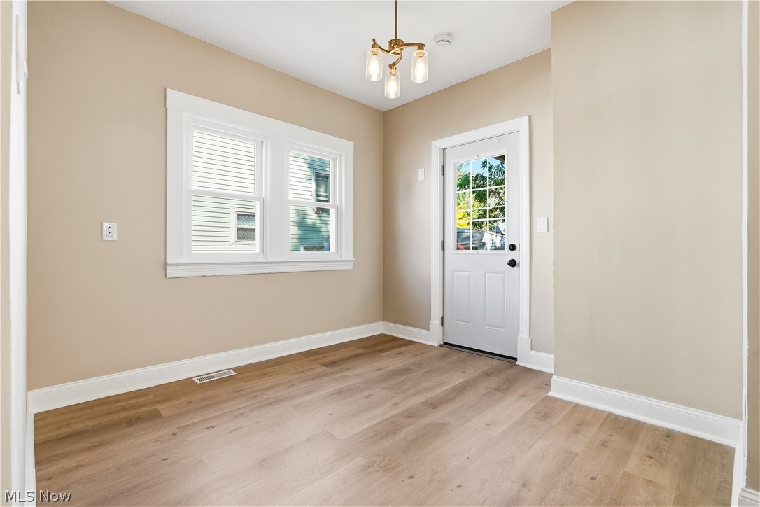 1565 Winton Lakewood OH 44107