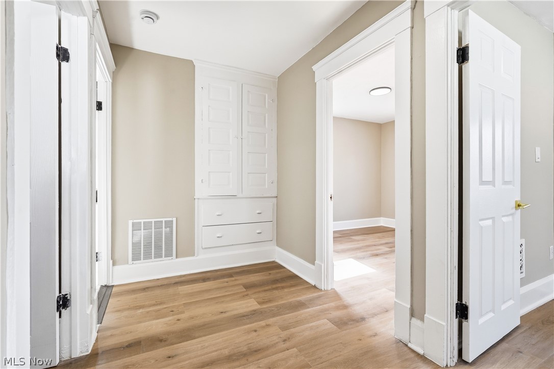 1565 Winton Lakewood OH 44107