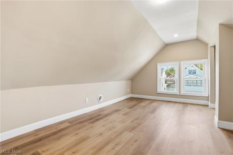 1565 Winton Lakewood OH 44107