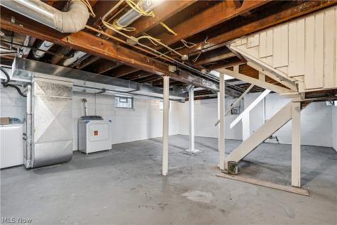1565 Winton Lakewood OH 44107