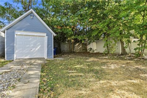 1565 Winton Lakewood OH 44107