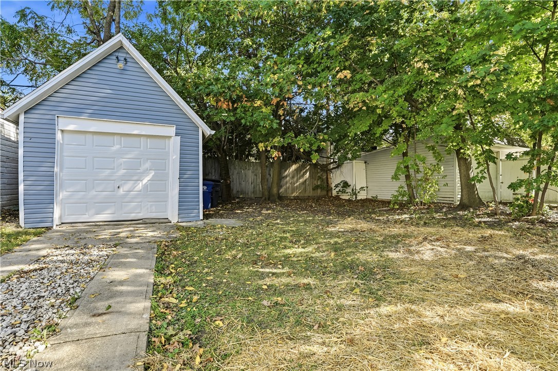 1565 Winton Lakewood OH 44107