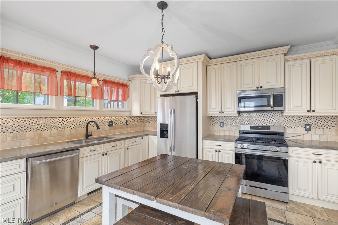 1407 Stewart Avenue Cambridge OH 43725