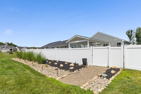 998 Sunrise Way Akron OH 44312