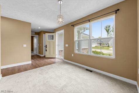 998 Sunrise Way Akron OH 44312