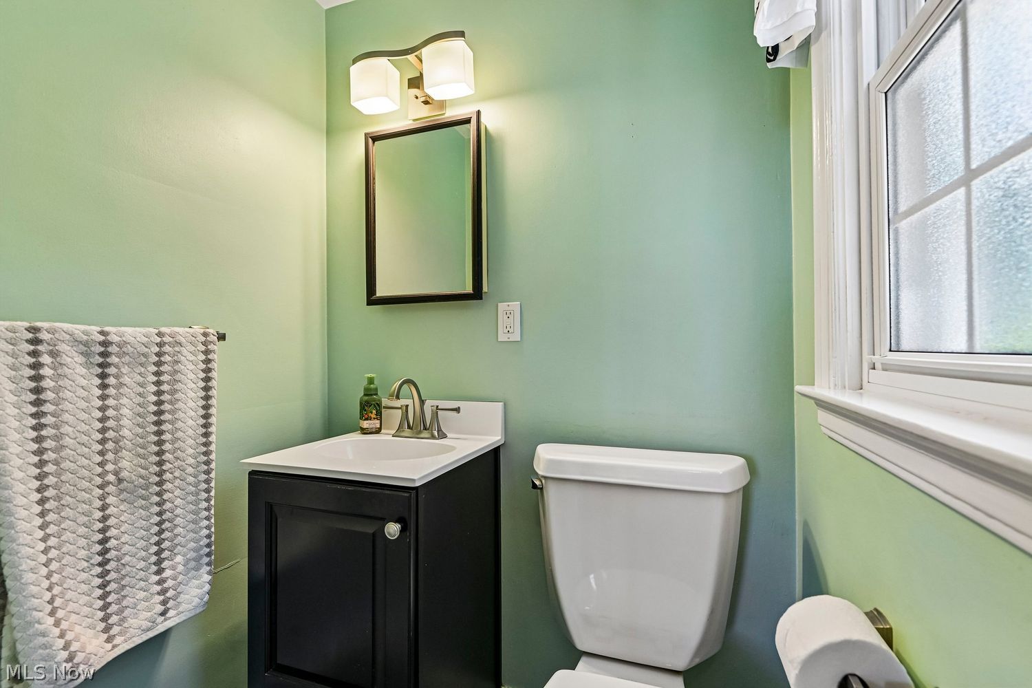 2052 Hillcrest Avenue Old Brooklyn OH 44109